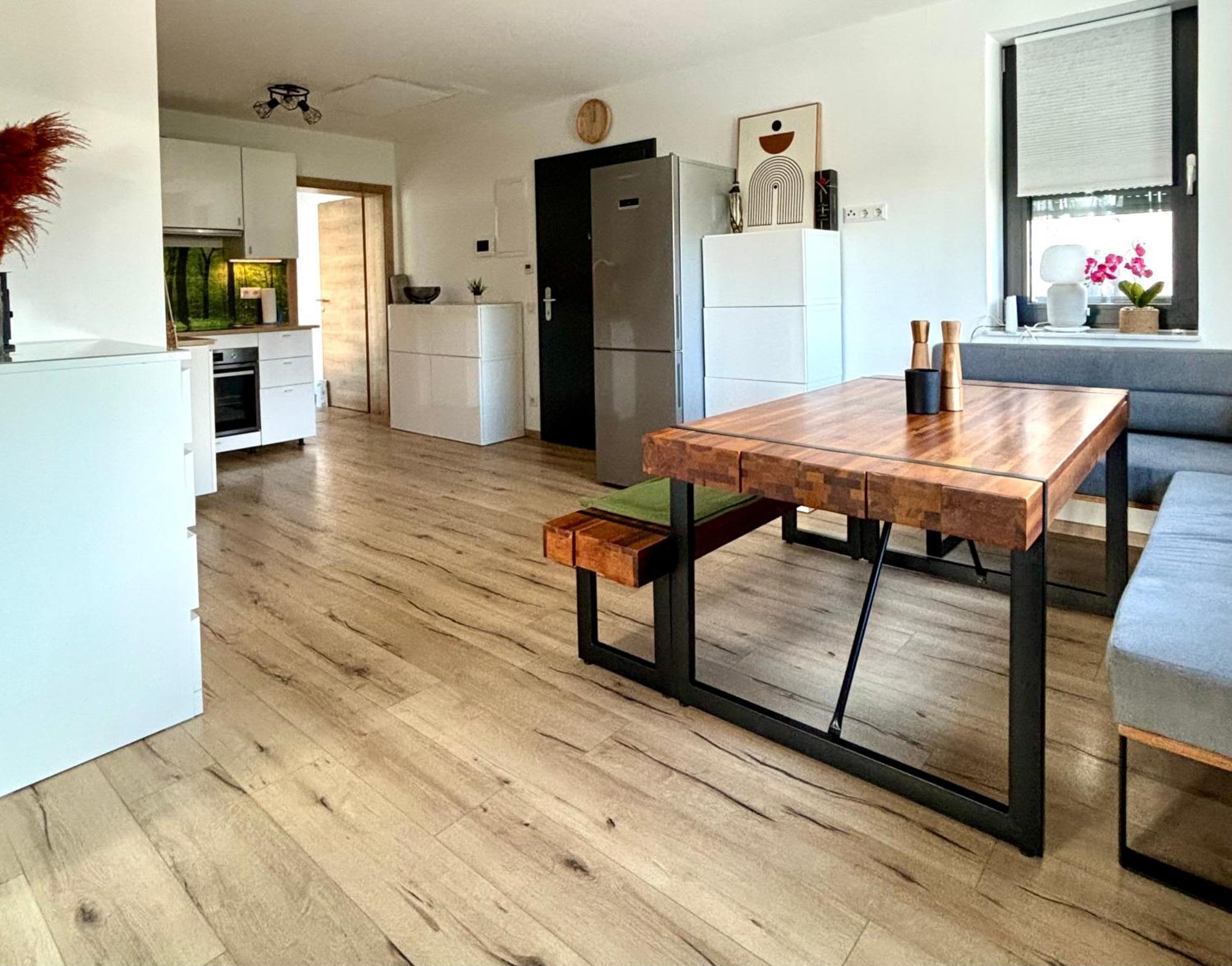 Schoene Wohnung Mit Terrasse Und Parkplatz Velden am Wörthersee Exterior foto